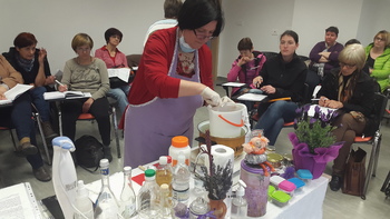 V barvah zeliščne mavrice V barvah zeliščne mavrice