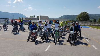 Po Vipavski dolini s Tomosi