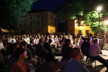 Rudi Bučar in Istrabend napolnila vipavski stari plac