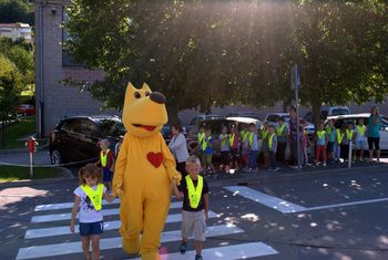 Prvošolce v Vipavi obiskal kuža Pazi