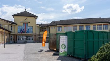 Skupaj za okolje in podporo šolskim skladom: zbiralne akcije starega papirja z dodatno pomočjo podjetja Barjans d.o.o.