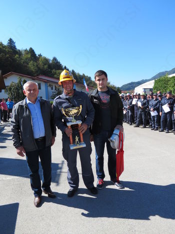 Župan preživel vikend med gasilci