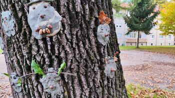 Likovna ustvarjalnost v jesenskih mesecih Likovna ustvarjalnost v jesenskih mesecih