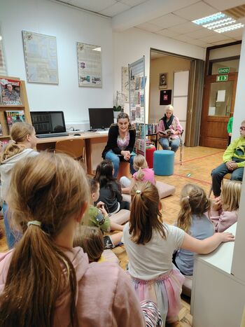 Pravljično v Občinski knjižnici Vransko