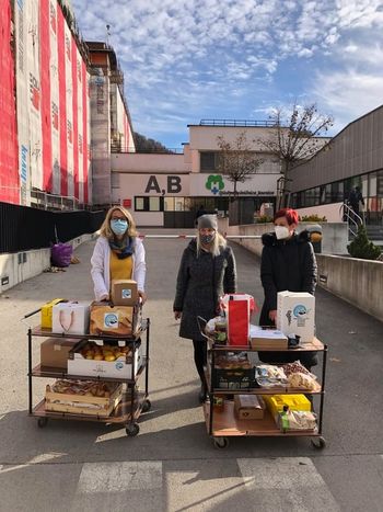 Podarili dobrote herojem Covid-a