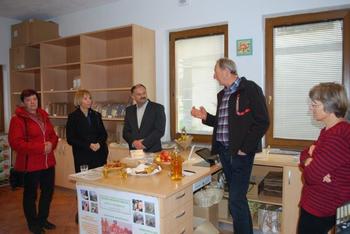 Državna sekretarka  Ministrstva za kmetijstvo Tanja Strniša obiskala Mirno Peč