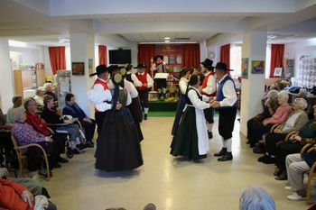 FOLKLORNA SKUPINA IN GLASBENA ETNO SKUPINA RAKIN - HOLMEC