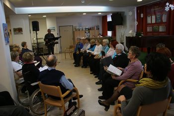 Pevsko druženje z zabavnim programom