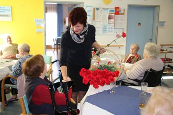 OB DNEVU ŽENA OB DNEVU ŽENA