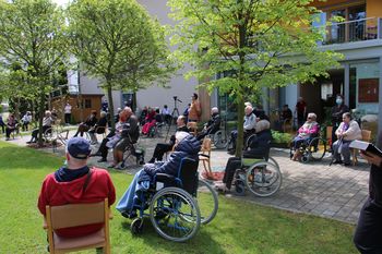 TRETJIČ POD BALKONI