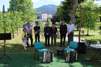 GLASBENA ŠOLA V PARKU DOMA