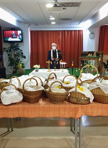 INTERNA TV PONUJA MNOGE PREVILEGIJE