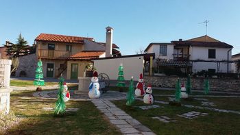 Dedek Mraz je prišel v vas