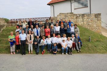 8. Tabor ljubiteljskih slikarjev in fotografov Slovenije 8. Tabor ljubiteljskih slikarjev in fotografov Slovenije