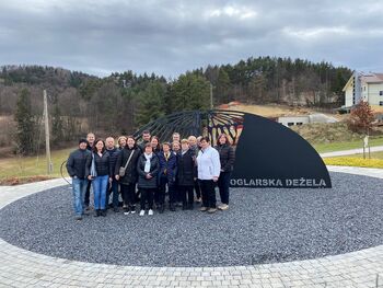 Obisk v oglarski deželi