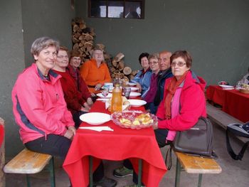 DRUŠTVO UPOKOJENCEV ŠMARTNO VABI NA PIKNIK