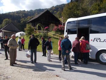  DRUŠTVO UPOKOJENCEV ŠMARTNO VABI NA IZLET V GORIŠKA BRDA PO ČEŠNJE