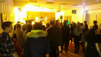 En koncert, dva benda