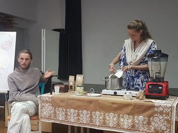 Konopljina čajanka v mladinskem centru AIA