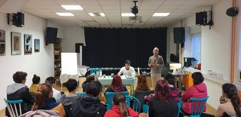 Konopljina čajanka v AIA – Mladinskem centru Mengeš