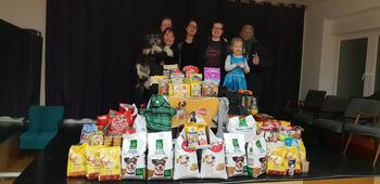 Zaključek prvega dela humanitarne akcije Pomagajmo kosmatincem z gledališkimi in lutkovnimi predstavami