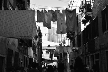 Italijanska ulična fotografija Katarine Kolenc, razstava v AIA – Mladinskem centru 