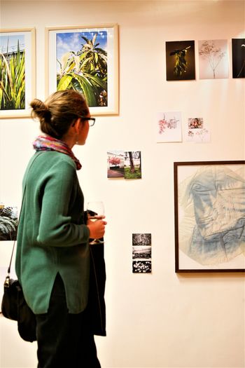 Fotografska razstava Tilyen Mucik in koncert dueta Zajtrk v AIA MC Mengeš 