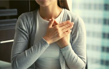 Zmanjšaj bolečino s pomočjo tapkanja po akupunkturnih točkah