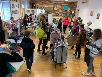 Izmenjevalnice oblačil Izmenjevalnice oblačil