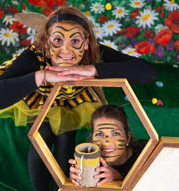 "Ko čebelica brenči, čmrlj spi"