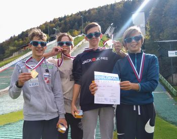 Smučarski skakalci iz SSK Mengeš ekipni državni prvaki med mlajšimi mladinci