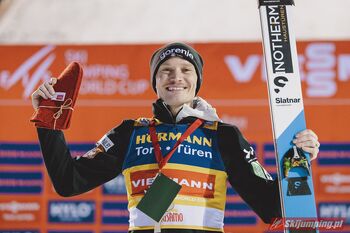 Anže Lanišek skočil v rumeno majico