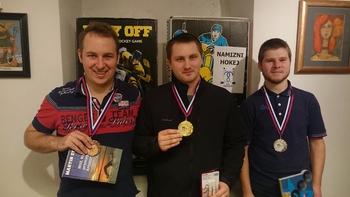 Prevlada Škrlepov v namiznem hokeju