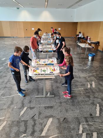 Namizni hokej je spet tu