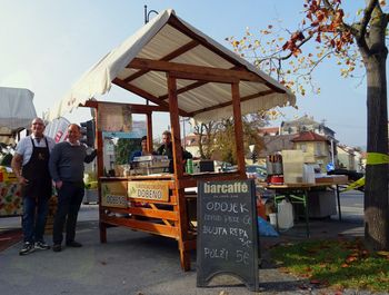 TD Dobeno soorganizator Kuh'ne v Mengšu