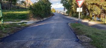 Prenovljen del ceste na Dobenu  
