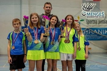 Šest naslovov državnih prvakov za Badminton klub Mengeš v letu 2022