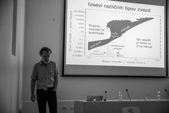 Vesoljske črne luknje