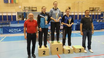 Ana zlata, Katarina bronasta Ana zlata, Katarina bronasta