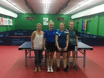 Katarina Stražar in Ana Tofant uspešni na kvalifikacijah