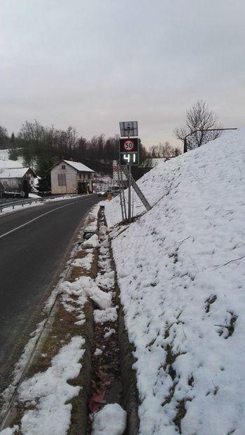 BOŽIČEK PRINESEL NOVO PROMETNO SIGNALIZACIJO V DOBJE