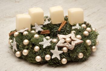 Veseli dobjanski večer - izdelava adventnih venčkov