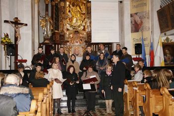 Revija odraslih pevskih zborov dekanije Domžale 