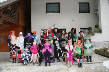 Pustni sprevod članov in članic ŠKD Bregar v Trnjavi Pustni sprevod članov in članic ŠKD Bregar v Trnjavi