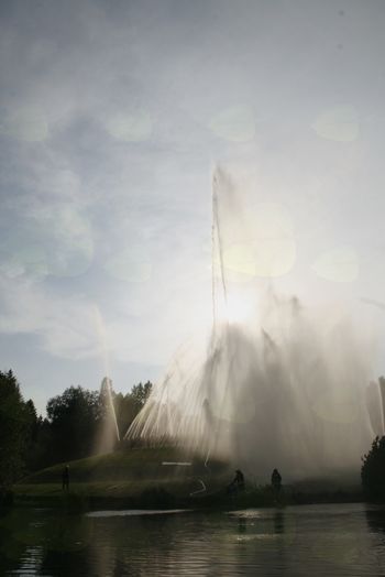 Ob Gradiškem jezeru na ogled  mogočna fontana 