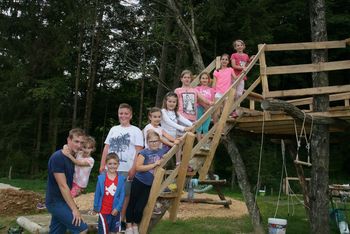 Otroški cerkveni pevski zbor župnije Krašnja tokrat na of