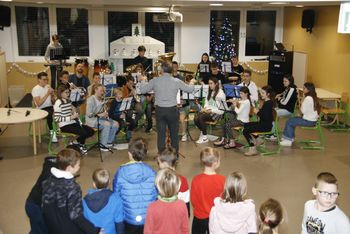 Predpraznični bazar na Osnovni šoli Janka Kersnika Brdo 