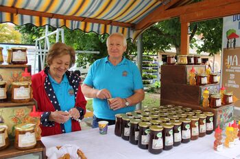 Sobota na tržnici v znamenju čebel  