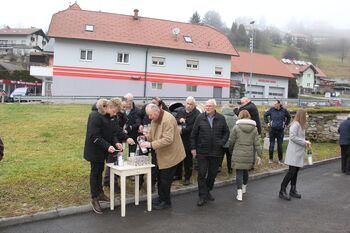 Luč miru iz Betlehema prispela v Krašnjo Luč miru iz Betlehema prispela v Krašnjo