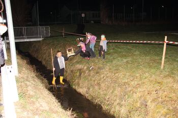 Spuščanje gregorčkov po vodi naznani pomlad